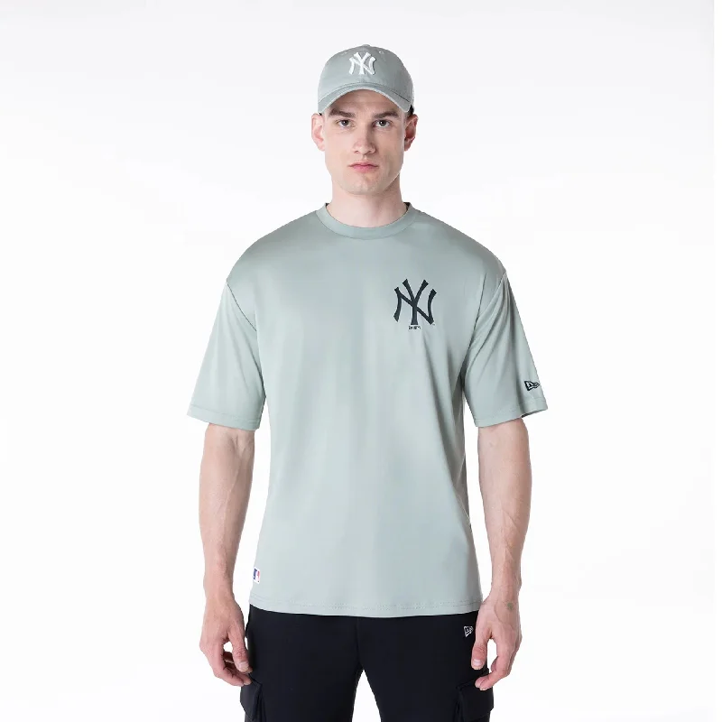 New York Yankees League Essential Pastel Green T-Shirt